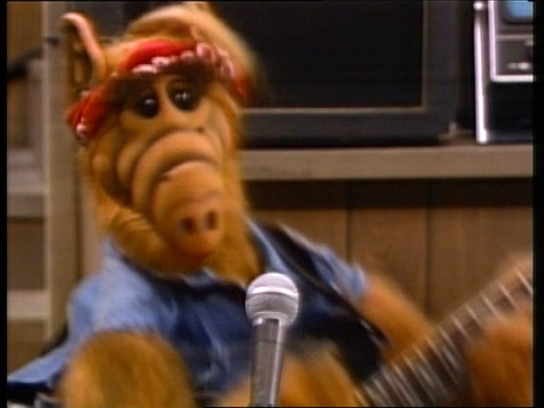 Альф 4 2. Альф выглядывает. Альф 4 2. Альф 4 2. Альф 4 2.